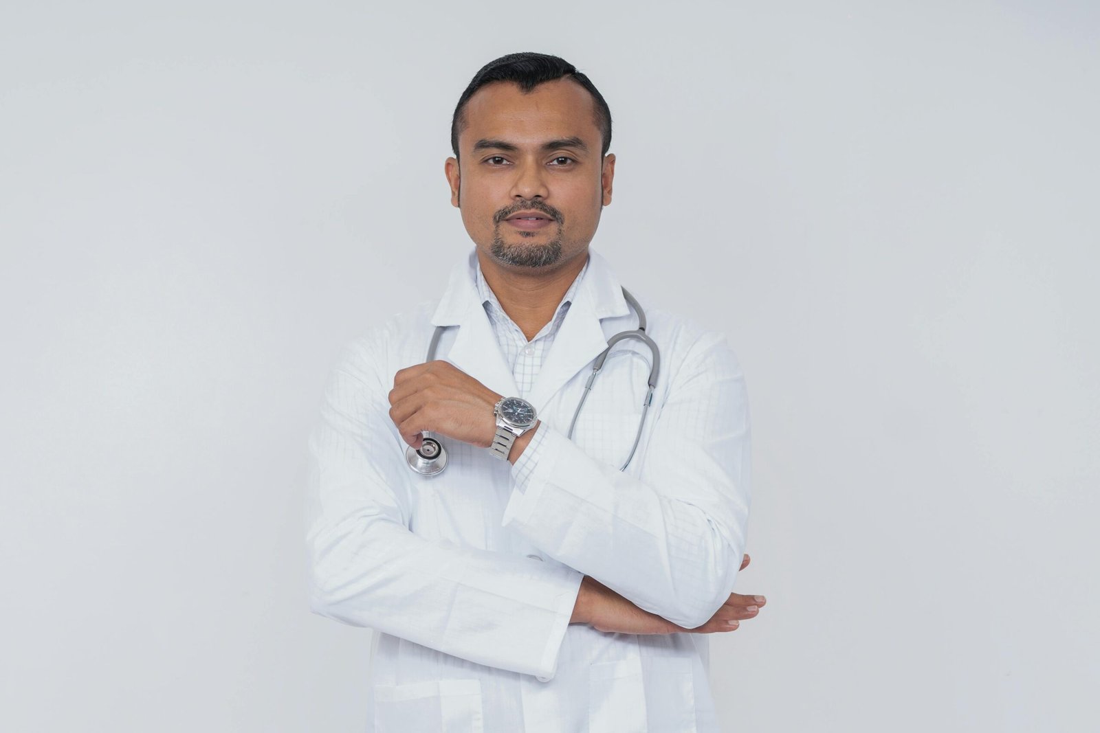 Muslim doctor representing Muslim healthcare professionals seeking a Shariah-compliant marriage in the UK